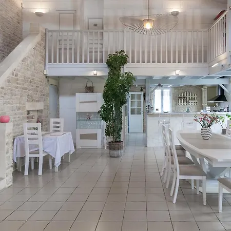 Bed & Breakfast Le Soleil Et Les Etoiles 4*